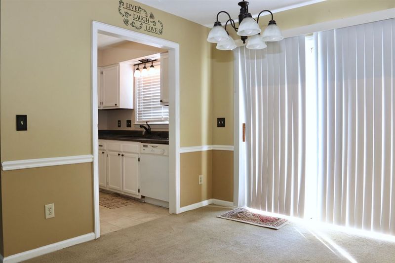 2208 Franklin Ct, Burlington, NC 27215