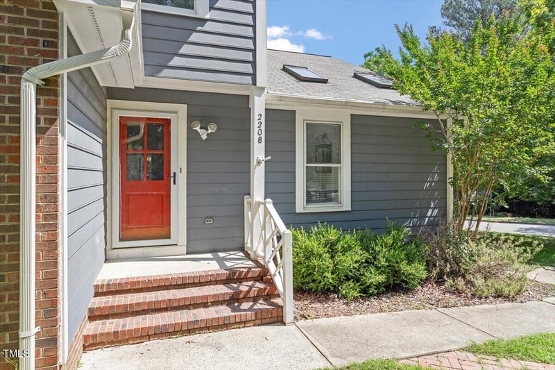 2208 Pathway Dr, Chapel Hill, NC 27516