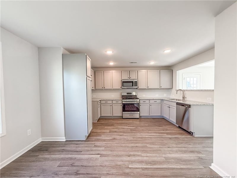 2208 Roadster Pony Ln, Hope Mills, NC 28348