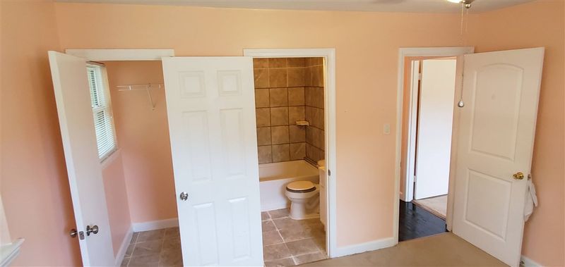 2208 Southern Dr, Durham, NC 27703