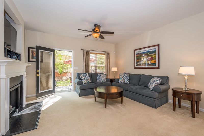2208 Thornblade Dr, Raleigh, NC 27604