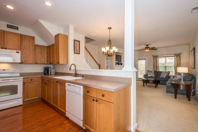 2208 Thornblade Dr, Raleigh, NC 27604