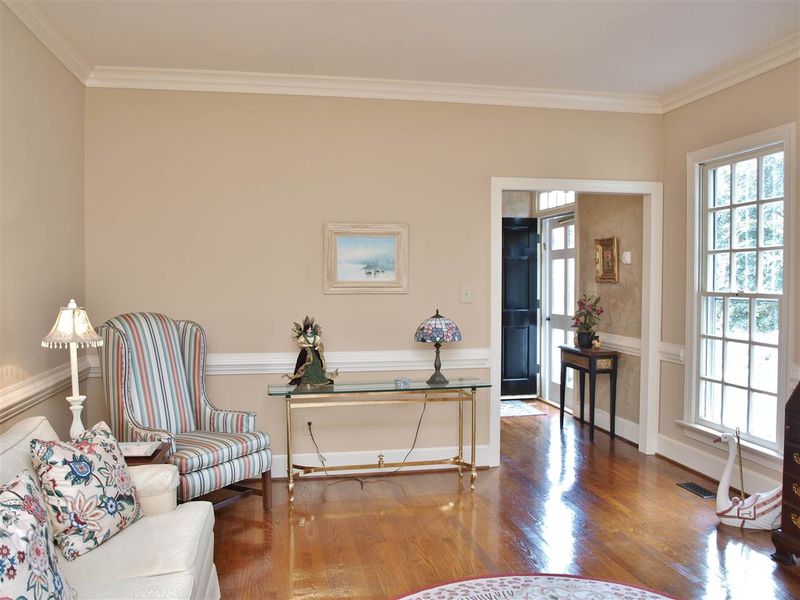 2208 Weybridge Dr, Raleigh, NC 27615
