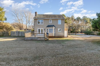 2208 White Oak Cir, Clayton, NC 27520