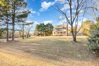 2208 White Oak Cir, Clayton, NC 27520