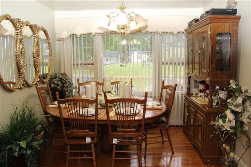 2209 Morningside Dr, Burlington, NC 27217