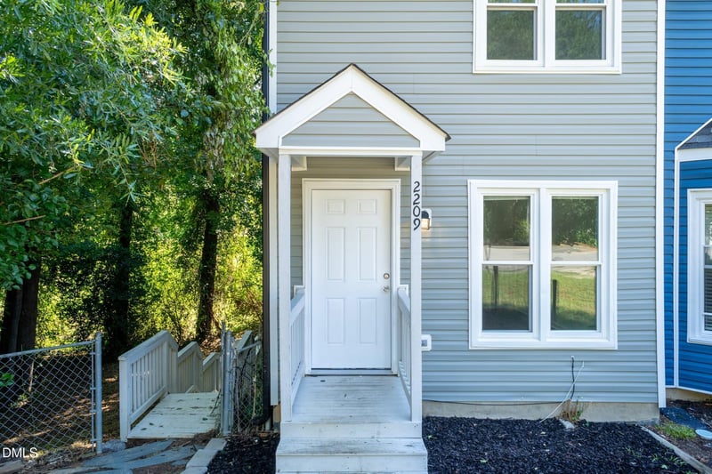 2209 Quartz Ct, Raleigh, NC 27610
