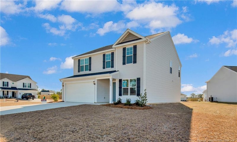 2209 Roadster Pony Ln, Hope Mills, NC 28348