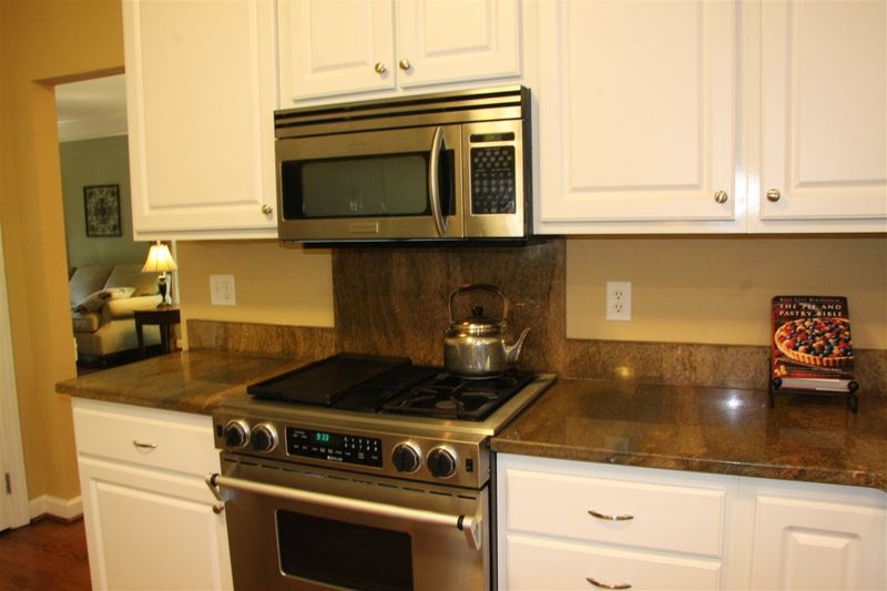 2209 Saltree Pl, Raleigh, NC 27614