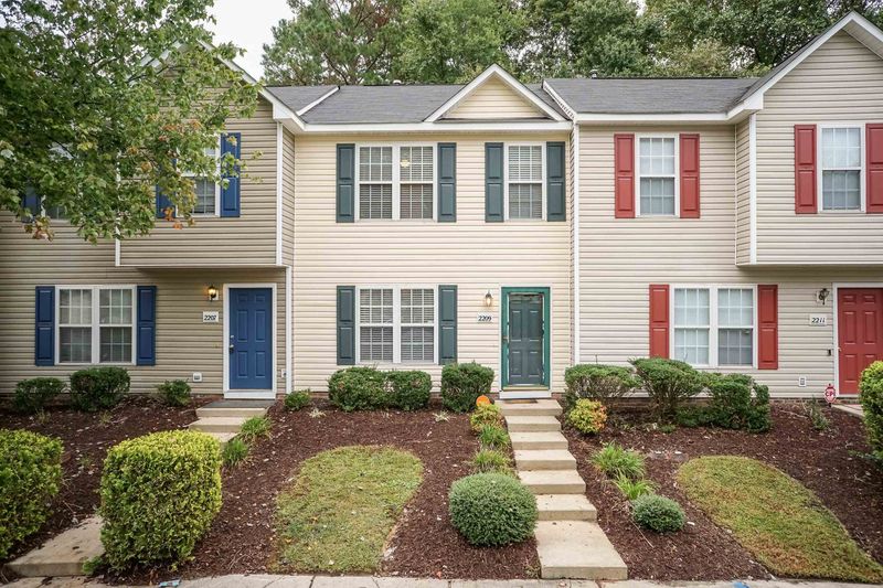2209 Violet Bluff Ct, Raleigh, NC 27610