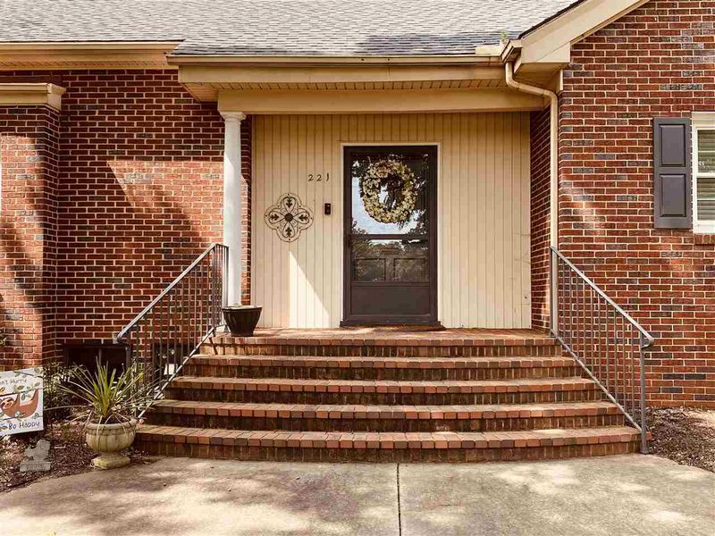 221 10th Ave, Roxboro, NC 27573