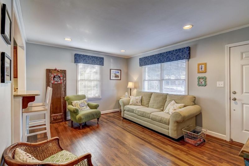221 Baggett Ave, Raleigh, NC 27604