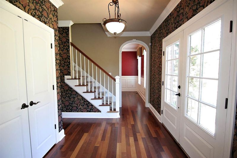 221 Banbury Dr, Roxboro, NC 27573