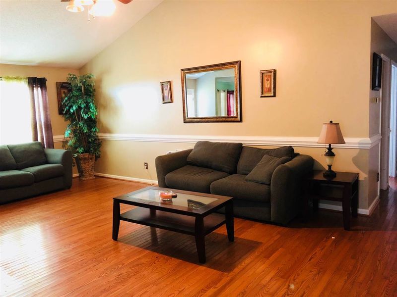 221 Bentwood Ln, Clayton, NC 27520