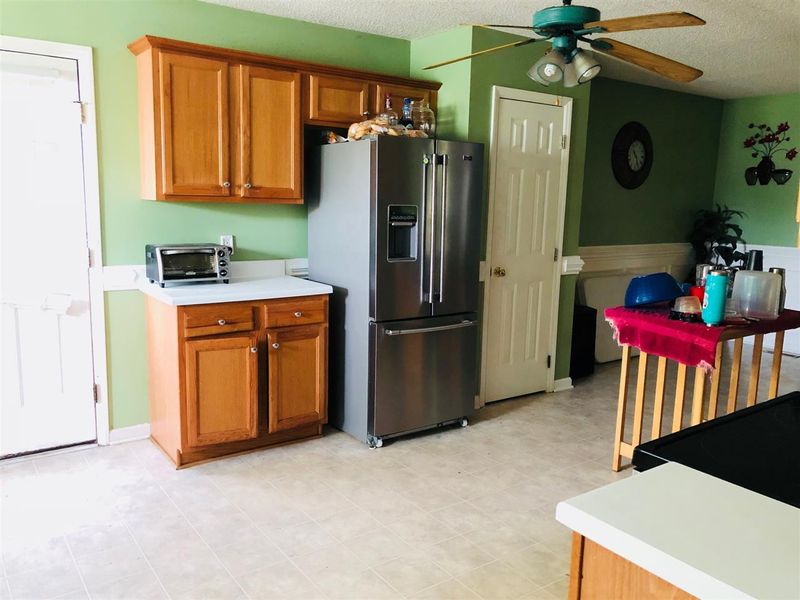221 Bentwood Ln, Clayton, NC 27520