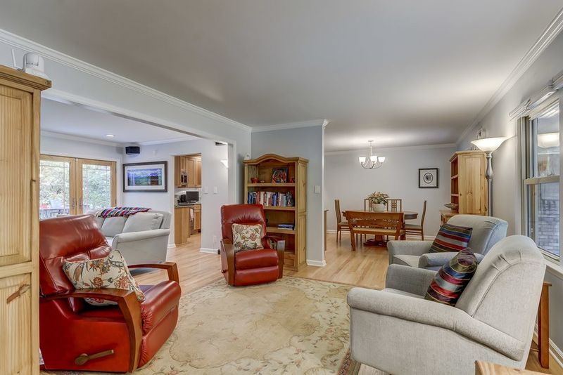221 Briarcliff Ln, Cary, NC 27511