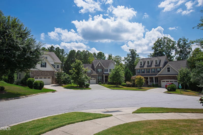 221 Brook Manor Ct, Cary, NC 27513