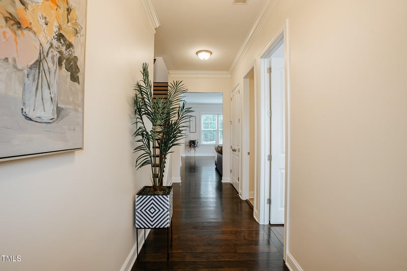 221 Brook Manor Ct, Cary, NC 27513