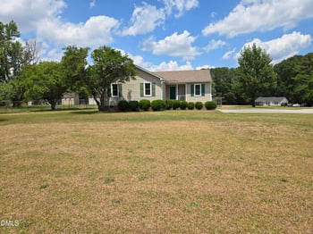 221 Country Ln, Clayton, NC 27520