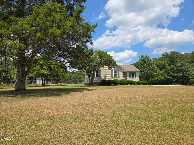 221 Country Ln, Clayton, NC 27520