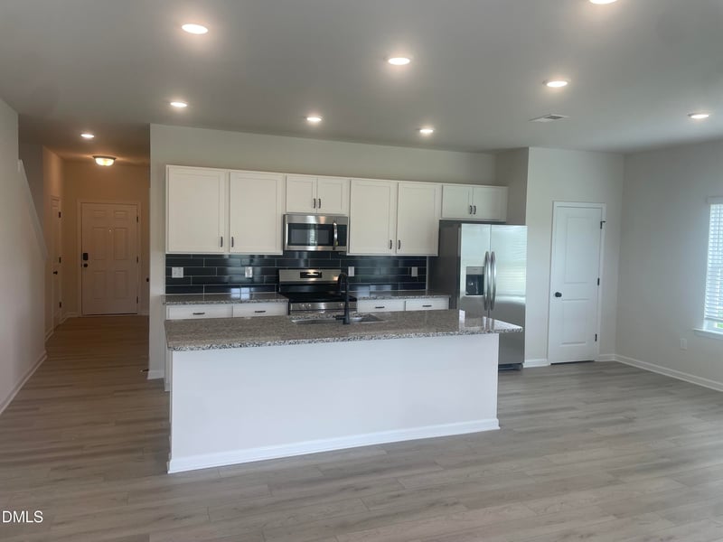 221 Courtside Dr, Dunn, NC 28334