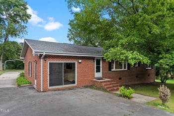 221 Dale Dr, Oxford, NC 27565