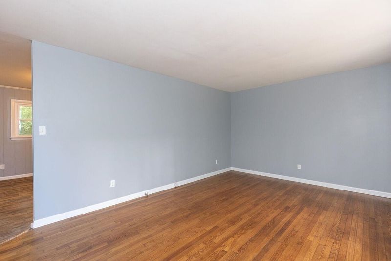 221 Daniel Cir, Knightdale, NC 27545