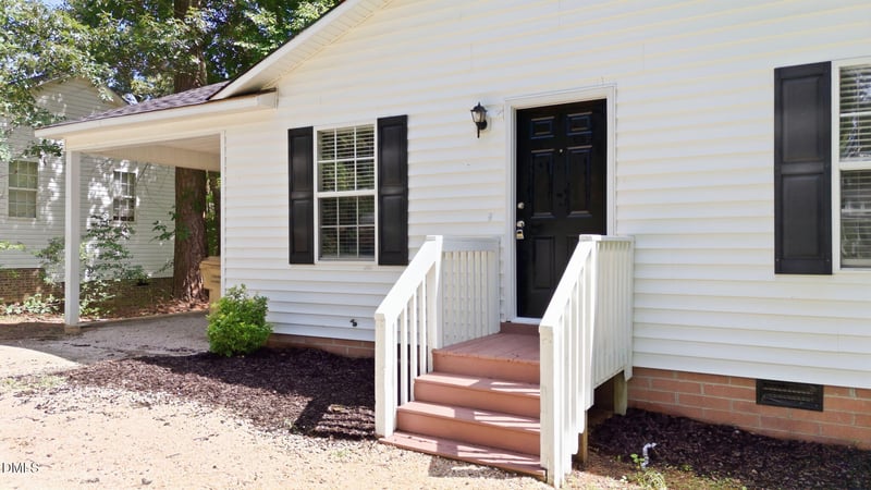 221 Dogwood Ave, Clayton, NC 27520