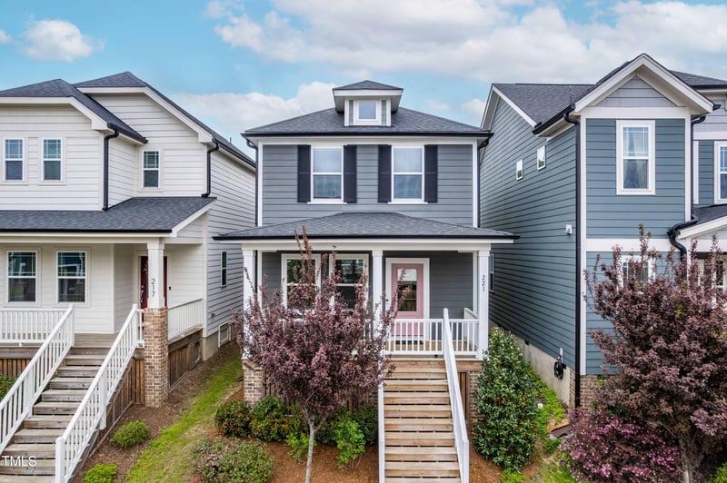 221 Douglas Falls Dr, Wendell, NC 27591