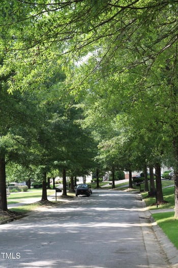 221 Grantwood Dr, Holly Springs, NC 27540