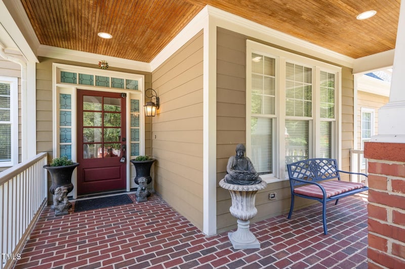 221 Grantwood Dr, Holly Springs, NC 27540