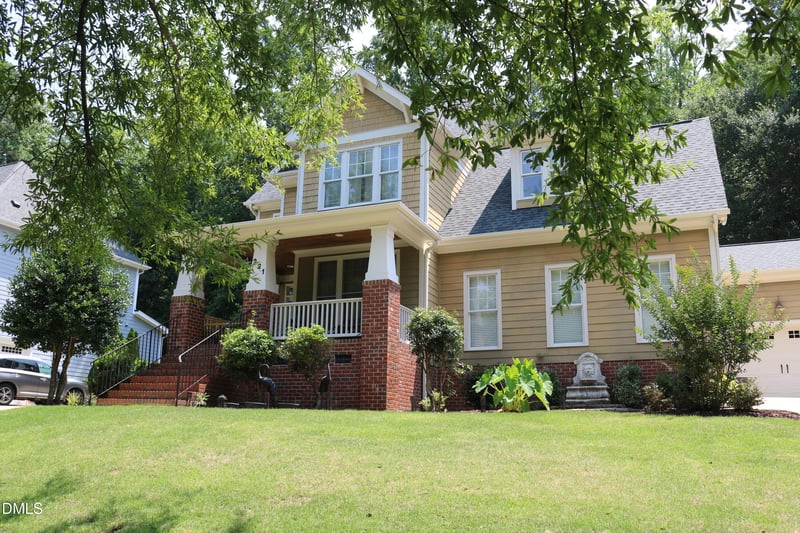 221 Grantwood Dr, Holly Springs, NC 27540