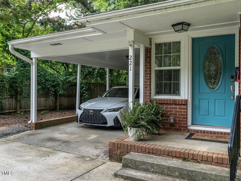 221 Gray St, Cary, NC 27513