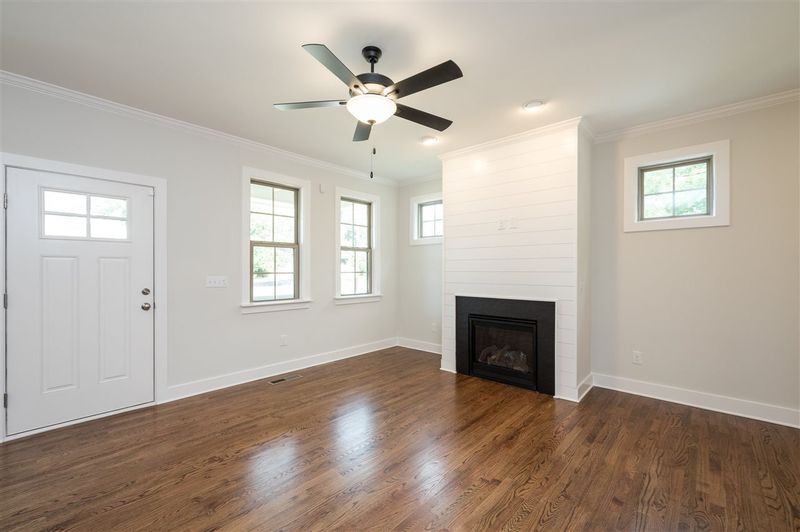 221 S Guthrie Ave, Durham, NC 27703