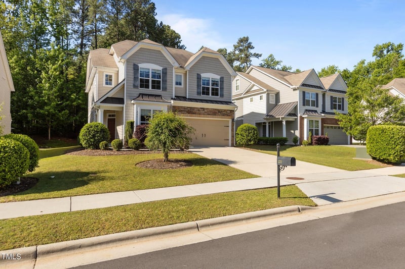 221 Hammond Wood Pl, Morrisville, NC 27560