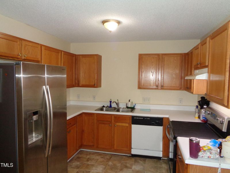 221 Hickory Glen Ln, Durham, NC 27703