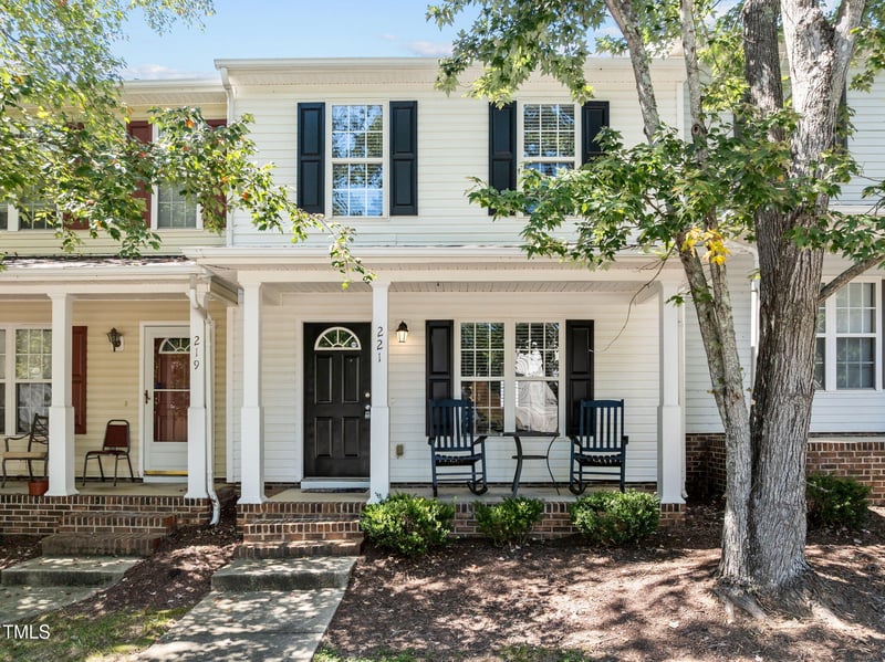 221 Highgate Cir, Wake Forest, NC 27587
