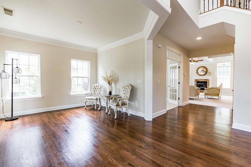 221 Hilliard Forest Dr, Cary, NC 27519