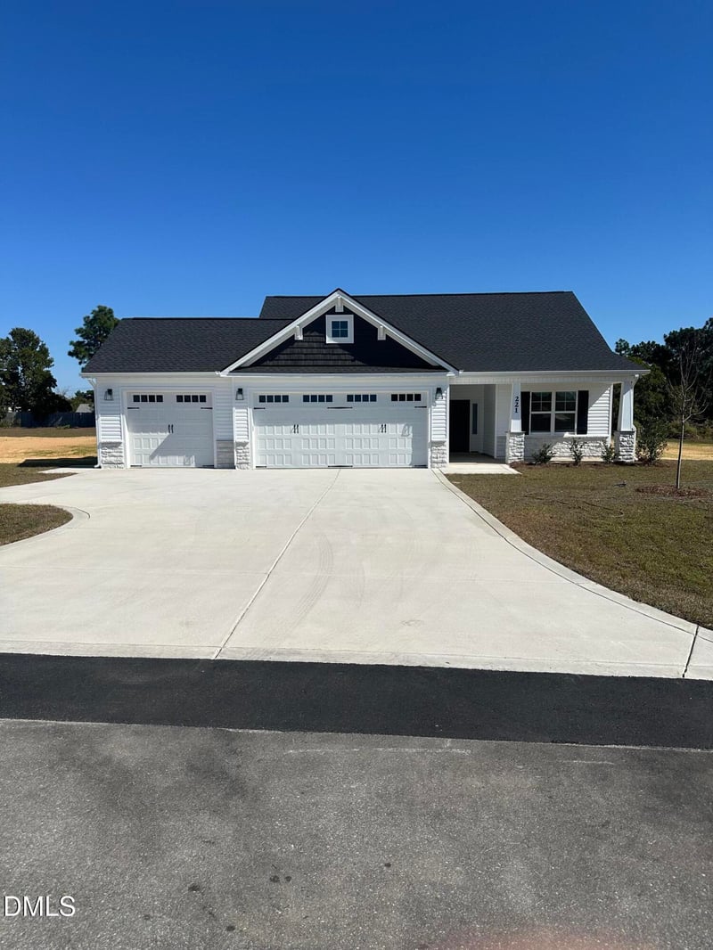 221 Hillwood Dr, Sanford, NC 27332