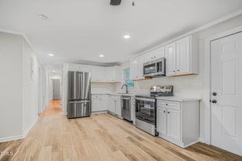 221 Howell St #200b, Chapel Hill, NC 27514