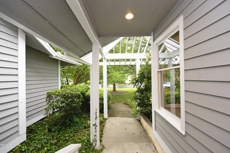 221 Kirkwood Dr, Chapel Hill, NC 27514