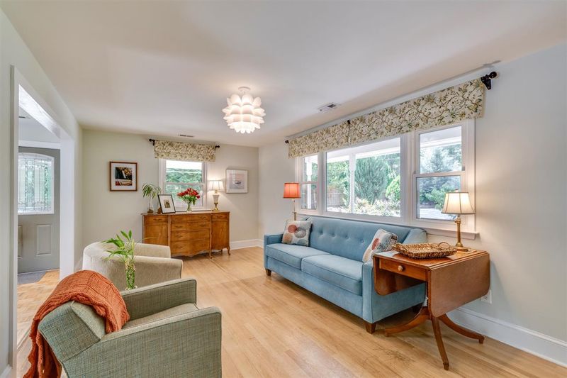 221 Marilyn Cir, Cary, NC 27513