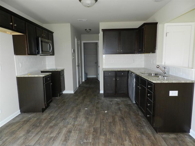 221 Mill Stream Dr, Selma, NC 27576