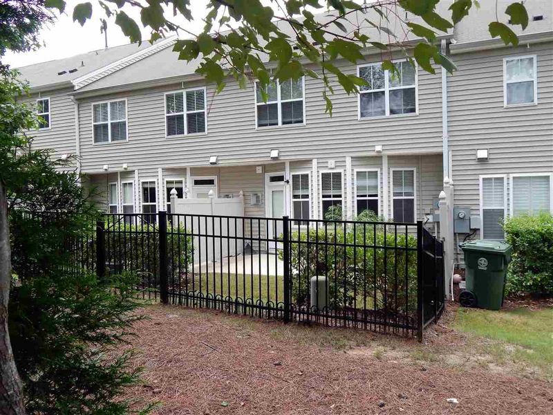 221 Murray Glen Dr, Cary, NC 27519