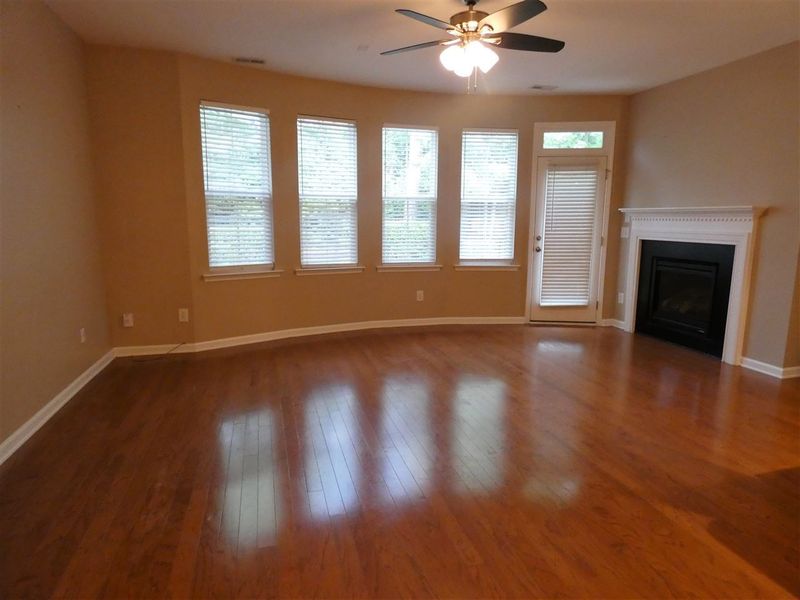 221 Murray Glen Dr, Cary, NC 27519