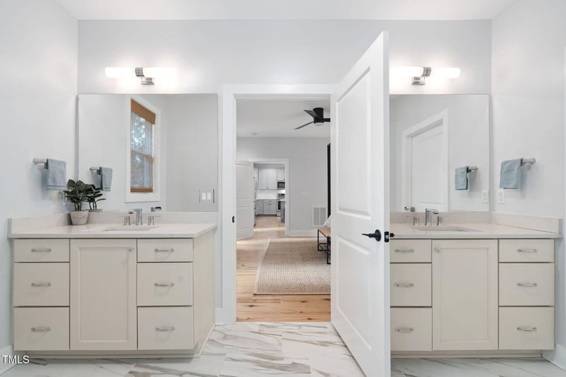 221 Old Hickory Dr, Raleigh, NC 27603