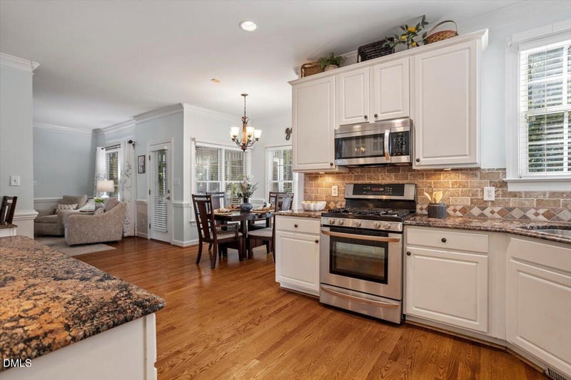 221 Parkridge Dr, Clayton, NC 27527