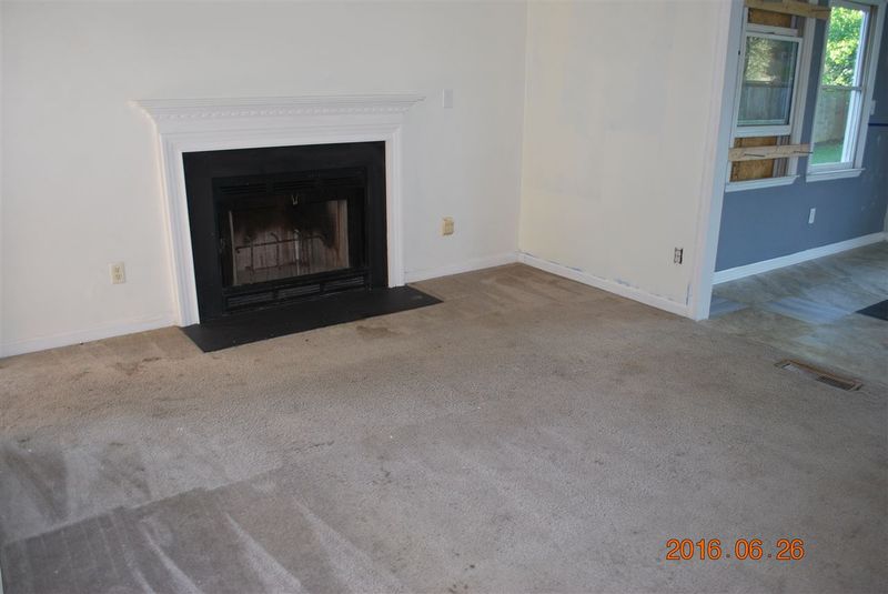 221 Pineview Dr, Zebulon, NC 27597