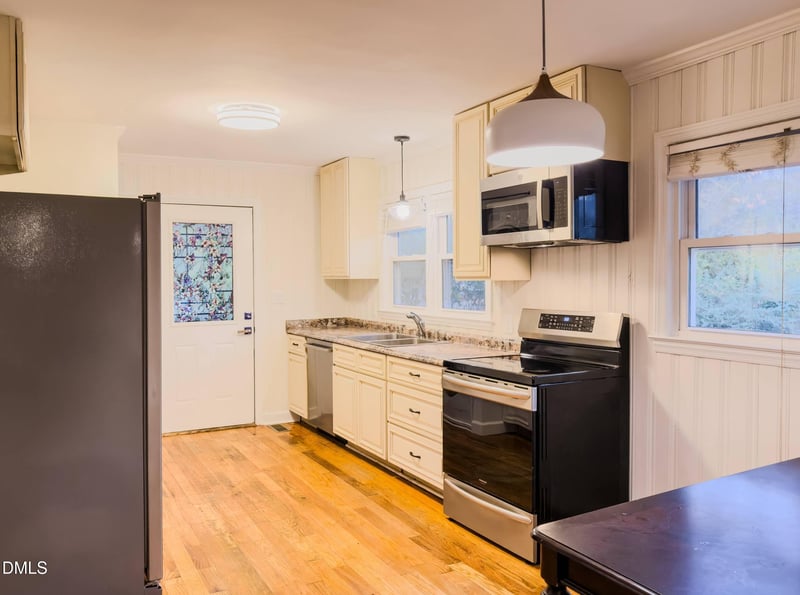 221 Rand Rd, Raleigh, NC 27603