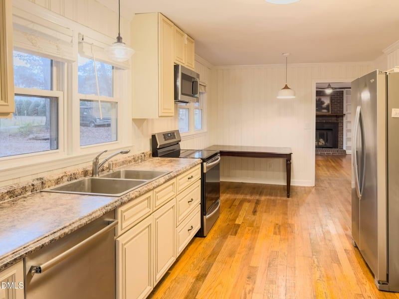 221 Rand Rd, Raleigh, NC 27603